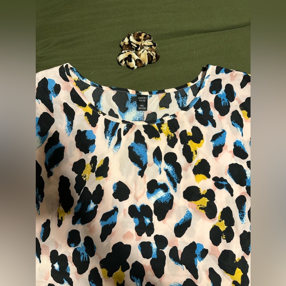 SHEIN Leopard top
